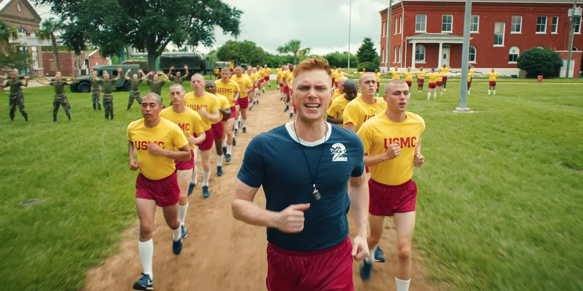 Boots en Netflix: Final Explicado – ¿Cameron se convierte en Marine? ¿Qué pasa con Sullivan?